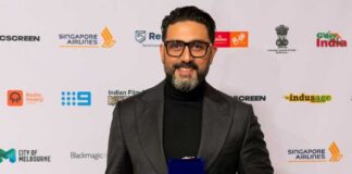 মেলবোর্নে সেরা অভিনেতা অভিষেক
