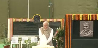 অটলবিহারী বাজপেয়ির মৃত্যুবার্ষিকীতে শ্রদ্ধা প্রধানমন্ত্রীর