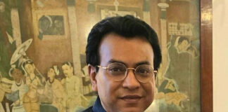 চরম অর্থকষ্টে রুদ্রনীল