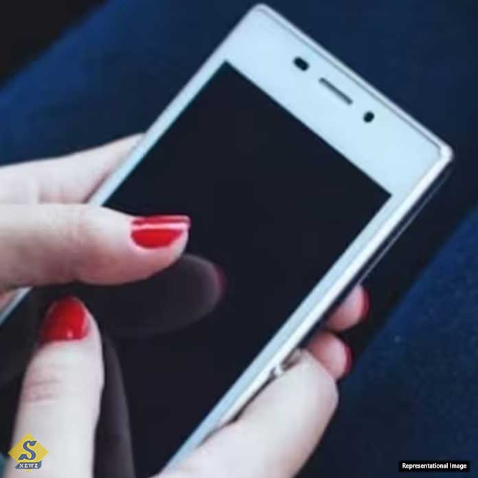 ফোন হ্যাং করছে বারবার