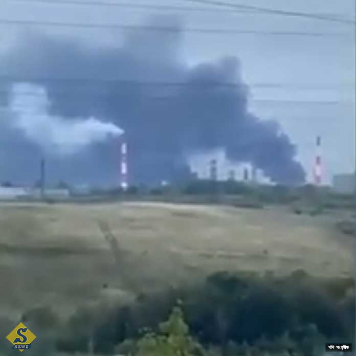 Ukraine-bombs-Russian-oil-base