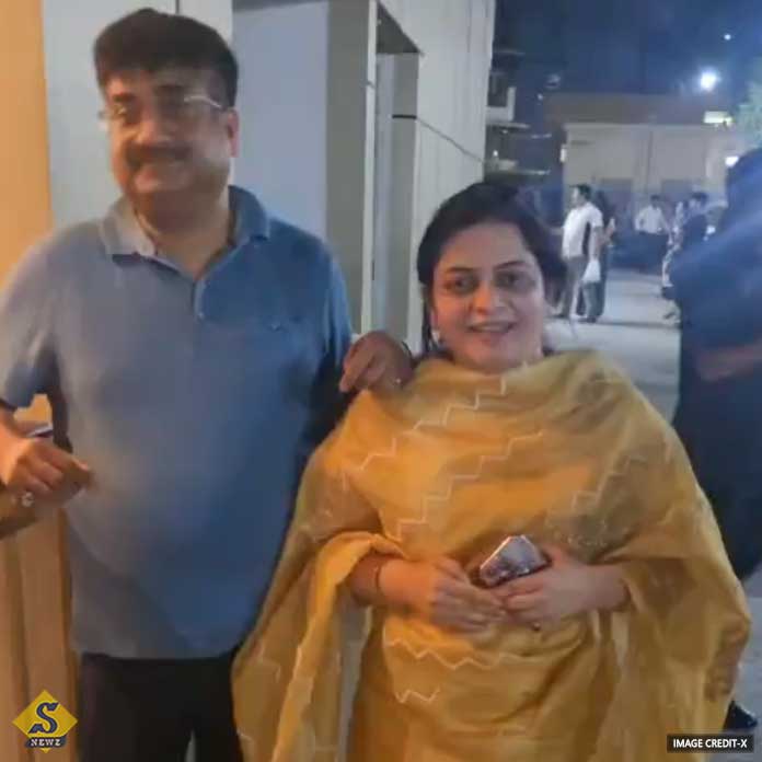 Woman-refused-entry-to-Delhi-restaurant-for-wearing-Indian-attire!