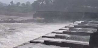 তিলপাড়া ব্যারেজে ভাঙন, আশঙ্কা