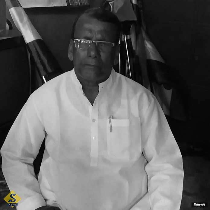 সিঁড়ির নিচে তৃণমূল নেতার ঝুলন্ত দেহ