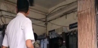 পুলিশের গোয়েন্দাকেই মার, স্ত্রীর শ্লীলতাহানি, গ্রেফতার ৪