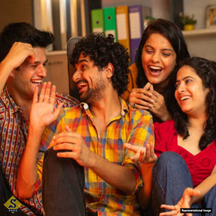 বাঁচতে হলে হাসতে শিখুন