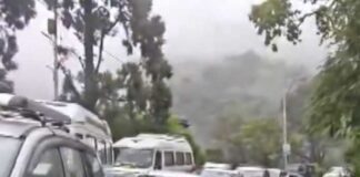 বৃষ্টি-ধসে বিচ্ছিন্ন মুসৌরি, আটকে পর্যটকরা