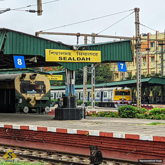 Power-block_-Multiple-trains-cancelled-in-Sealdah-on-Tuesday