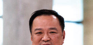 থাইল্যান্ডের নতুন প্রধানমন্ত্রী অনুতিন চার্নভিরাকুল