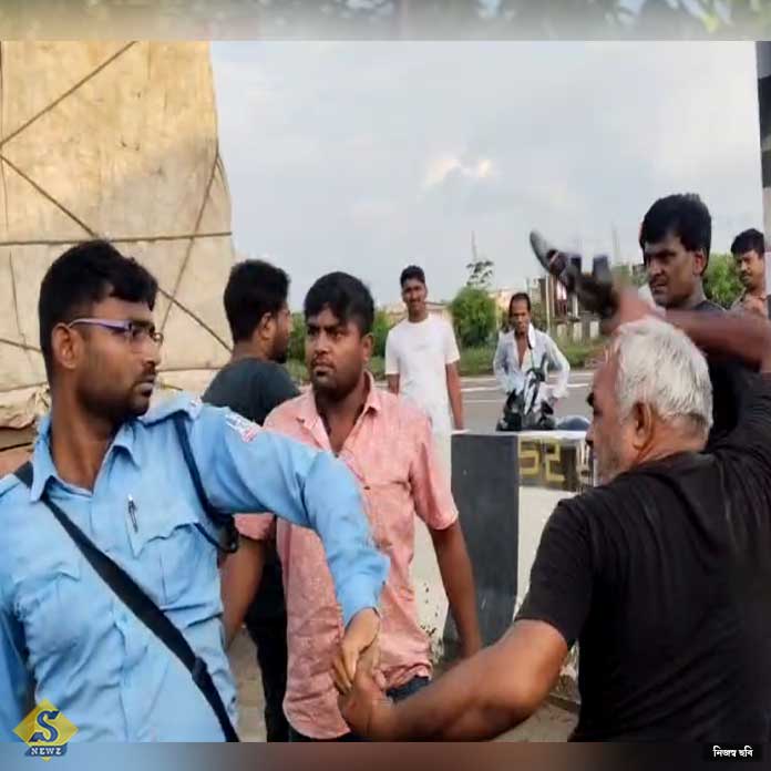 বুদবুদে সিভিককে জুতোপেটা, সিউড়িতে কনস্টেবলকে ঘুষি