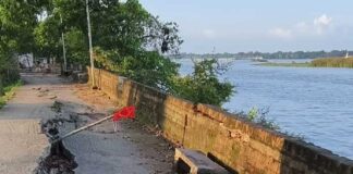 পুজোর মুখে গঙ্গা ভাঙনের আতঙ্ক শ্রীরামপুরে