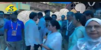 ক্রেডিট নিতে চাইছেন একজন, মোদীকে জিএসটি তোপ মমতার