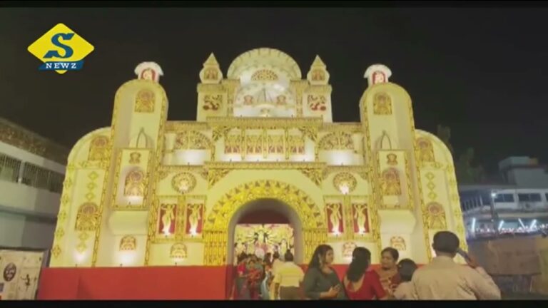প্যাণ্ডেল-প্রতিমায় ভিড় টানছে জেলার পুজোও