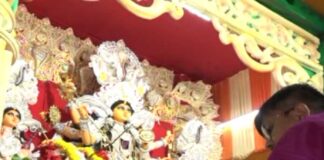 দুর্গাপুজো শুরু শীল লেনের দাস বাড়িতে