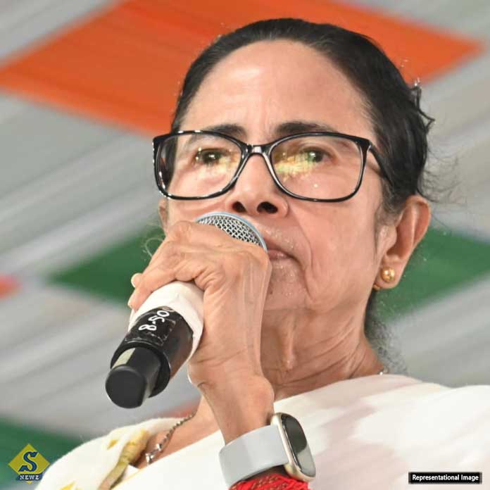 ভোটার লিস্টে নাম না থাকলে এনআরসি, আধারে জোর মুখ্যমন্ত্রীর