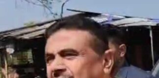 বাজি বন্ধে পুলিশ সুপারের ‘লাঠিপেটা’, তোপ শুভেন্দুর