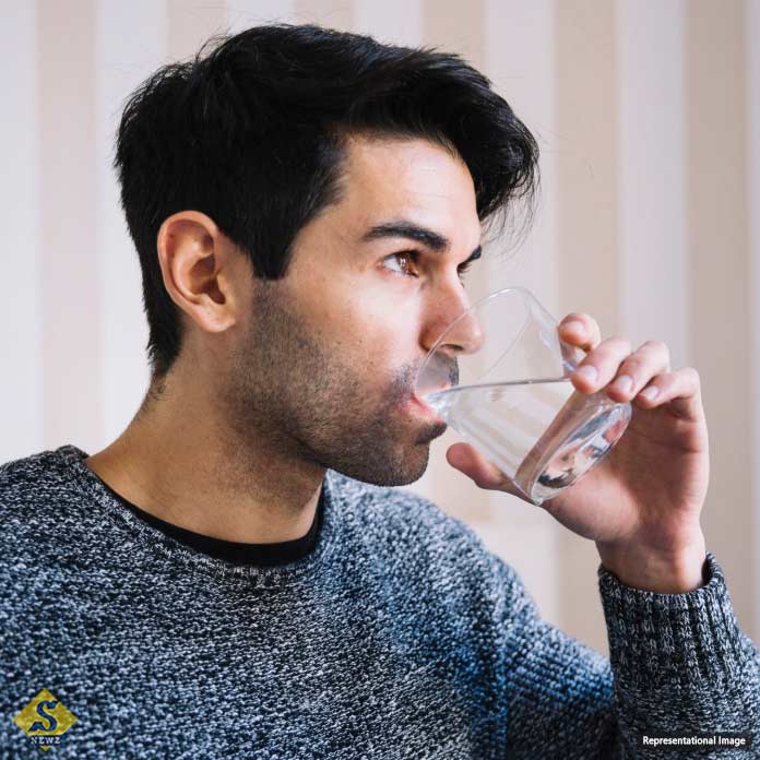 Drinking-too-much-water-can-damage-your-kidneys
