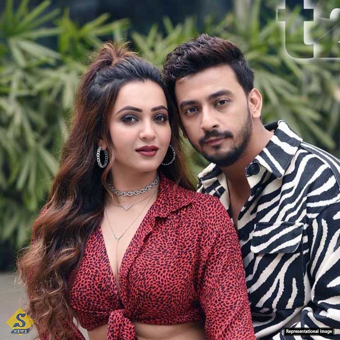 অবশেষে ছাঁদনাতলায় বনি-কৌশানী