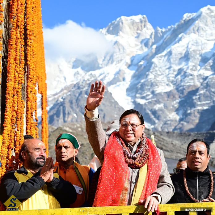 বন্ধ কেদারনাথ মন্দির, পুজো দিলেন মুখ্যমন্ত্রী