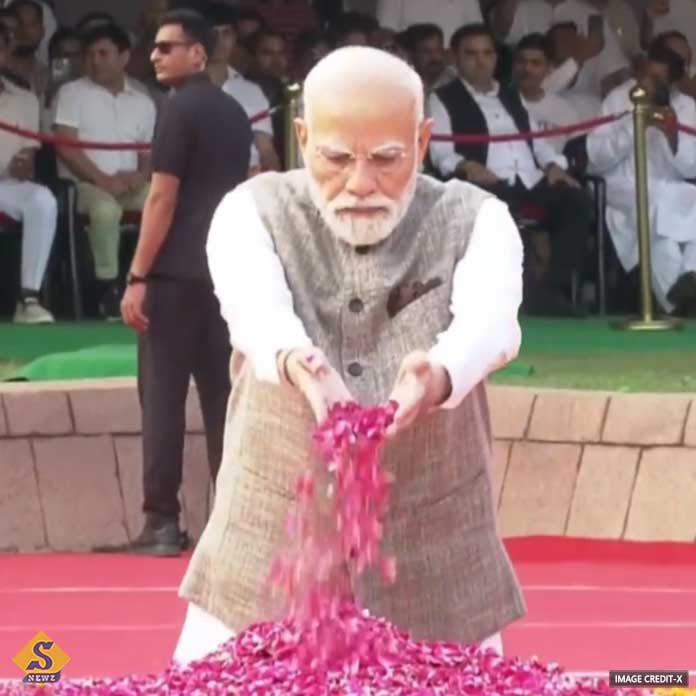 PM-pays-tribute-to-Lal-Bahadur-Shastri,-opposition-too
