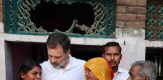 উত্তরপ্রদেশে দলিত পরিবারের পাশে রাহুল