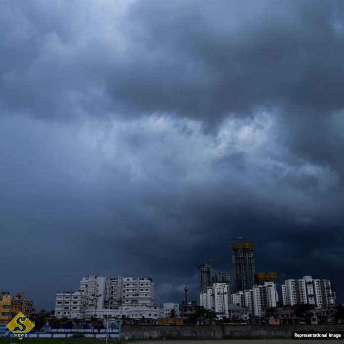 শক্তি হারাল ঘূর্ণিঝড়, দক্ষিণের পাঁচ জেলায় ভারী বৃষ্টির বার্তা