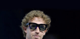 আদালতে হাজির হতেই হবে জুকেরবার্গকে