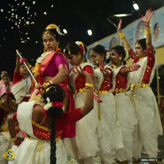 জেলার কার্নিভালে আপ্লুত মুখ্যমন্ত্রীর পোস্ট
