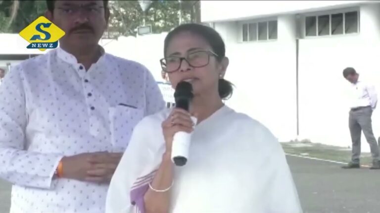 এত রাতে ক্যাম্পাসের বাইরে, অভিভাবক মুখ্যমন্ত্রী