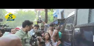 আলমারির মধ্যে ছাত্রীর দেহ, বাবা-সৎ মাকে বেধড়ক মার