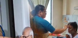 হাসপাতালে খগেনকে ফোঁটা শ্রীরূপার, সামিল ফিরহাদ-শোভনদেবরাও