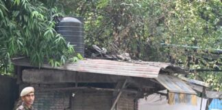 যন্তরমন্তরে প্রকাশ্যে গুলি চালিয়ে আত্মঘাতী ১ ব্যক্তি