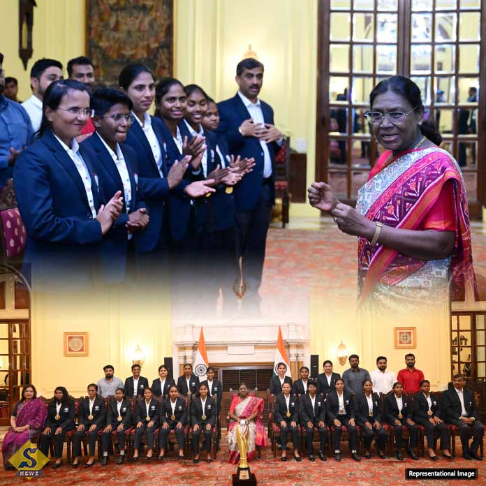 Blind-World-Cup-winning-women's-team-meets-President