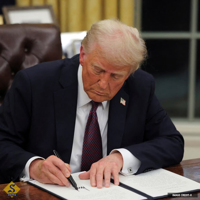 Donald-Trump-signs-Epstein-file