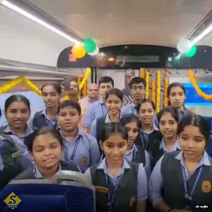 পড়ুয়াদের গাওয়ানো হল আরএসএস গণগীত! প্রতিবাদে বিজয়ন