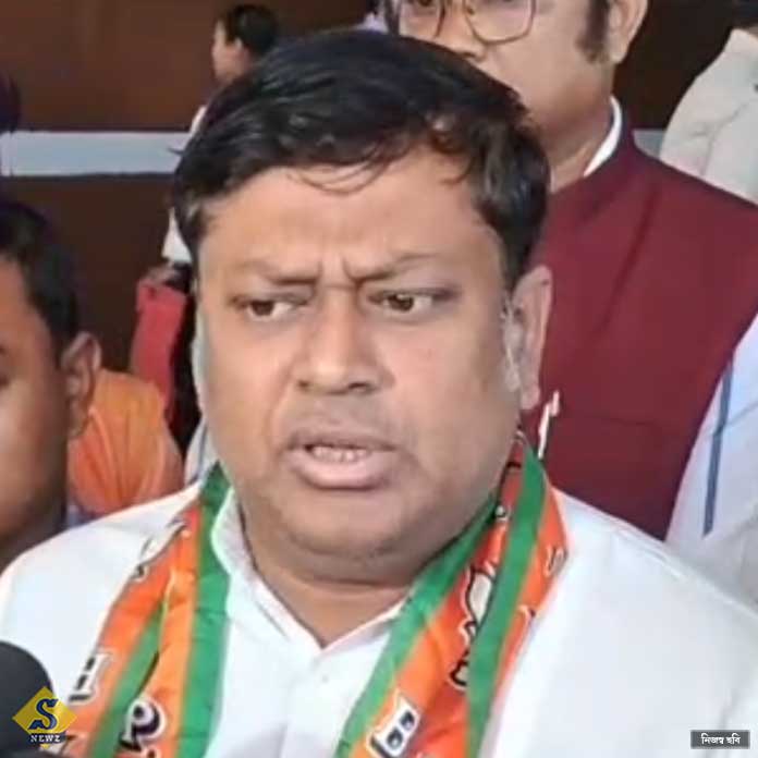 নীলবাতি গাড়িতে দেহ পাচার! বিডিও ক্লোজ নয় কেন, প্রশ্ন সুকান্ত-র