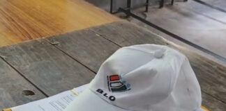 কে পড়াবেন, ৩ শিক্ষককে তালাবন্দি করে প্রশ্ন অভিভাবকদের