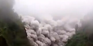 ইন্দোনেশিয়ায় আগ্নেয়গিরিতে ভয়ঙ্কর অগ্ন্যুৎপাত