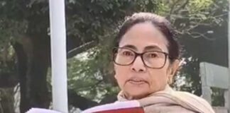ভুলে যাচ্ছে বাংলা ভারতের অংশ, তোপ মুখ্যমন্ত্রীর
