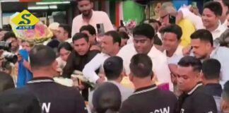 জন্মদিনে ফ্যানেদের মাঝে অভিষেক, ‘কয়লা’ উপহার বিজেপির
