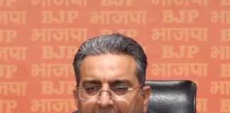 রাজনীতিতে সবচেয়ে দুর্নীতিগ্রস্থ ‘গান্ধী’ পরিবার : গৌরব
