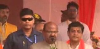 হিন্দি রাষ্ট্রভাষা, ইংরেজি দাই মা, রাজ্যপালের মন্তব্যে পাল্টা তৃণমূল