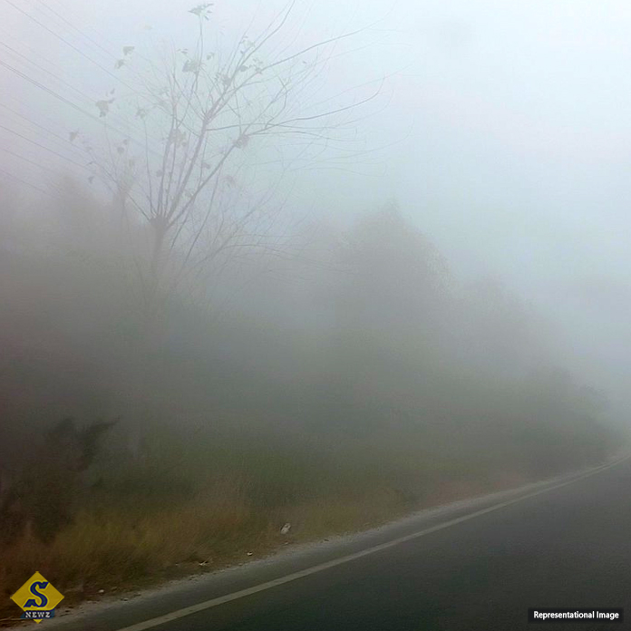 কুয়াশায় উত্তর ভারত! ১২ লক্ষ গাড়ি প্রবেশে কড়াকড়ি