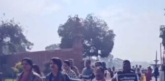 ২ লাখ কোটি বকেয়া মেটানোর দাবিতে মিছিল তৃণমূল সাংসদদের