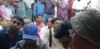 শিক্ষককে মারধরে বিডিওকে শোকজ, ২ কর্মীর বিরুদ্ধে এফআইআর