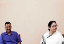 ‘গণতন্ত্রের কঠিন লড়াই’, মমতাকে সমর্থন কেজরিওয়ালের