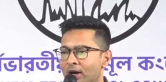 হাসিনা অনুপ্রবেশকারী না বাংলাদেশি, স্ট্যাটাস জানতে চান অভিষেক