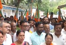 বিজেপি নেতাকে খুনের চেষ্টা, থানা ঘেরাও, তপ্ত ফুলবাড়ি