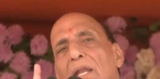 বাংলায় নজর, পাকিস্তান কত টুকরো হবে ঈশ্বর জানেন: রাজনাথ