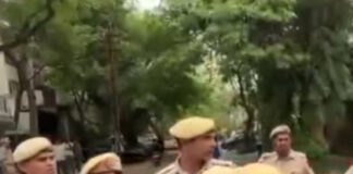 পবন খেরার বাড়িতে দিল্লি-অসম পুলিশের তল্লাশি